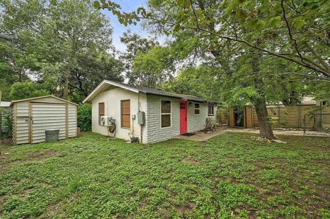 Building Photo - 1711 Brentwood St