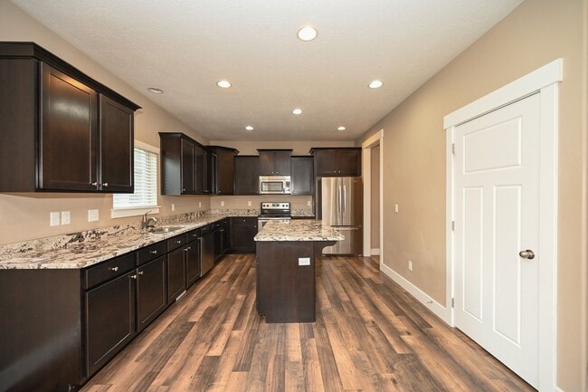 Building Photo - 13078 S Elm Hollow Ct