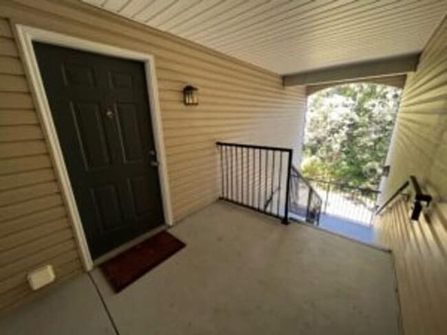 Building Photo - The Meridian