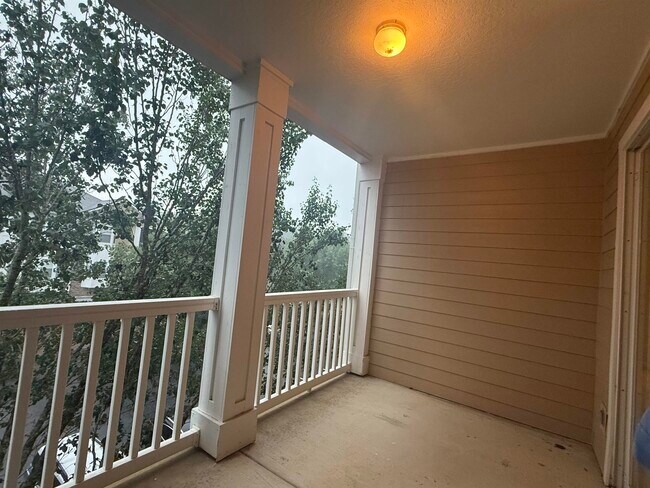 Building Photo - 2801 Chancellorsville Dr