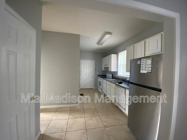 Building Photo - 512 Seiler Ave
