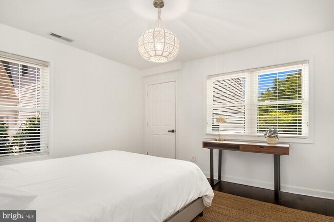 Building Photo - 6670 Cedar Cove Rd