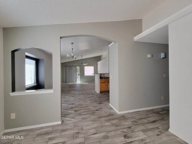 Building Photo - 14044 Peter Noyes Dr