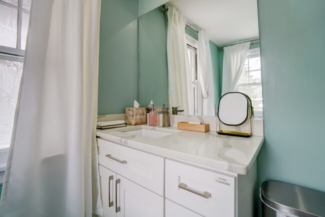 Primary Ensuite (2nd Floor) - 3930 Red Bud Ave
