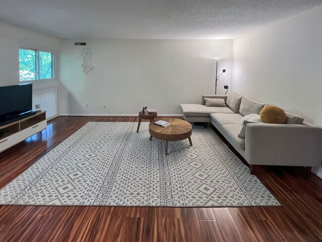 Building Photo - 1530 Moorings Dr