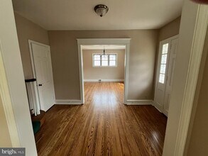Building Photo - 27 Bysher Ave