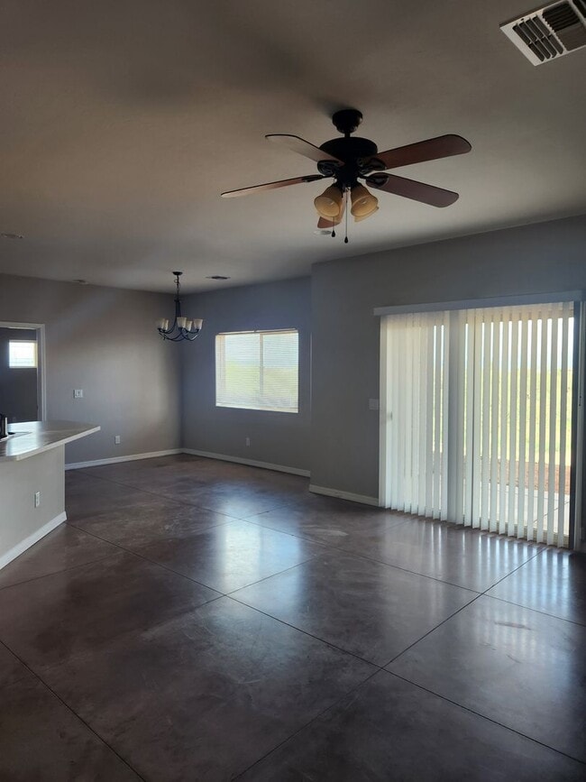 Building Photo - State of the Art Home with Amazing Views!