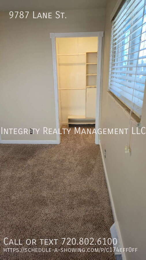 Building Photo - 9787 Lane St