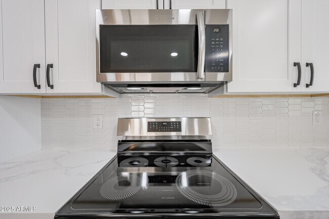 Building Photo - 11202 N 43rd Dr