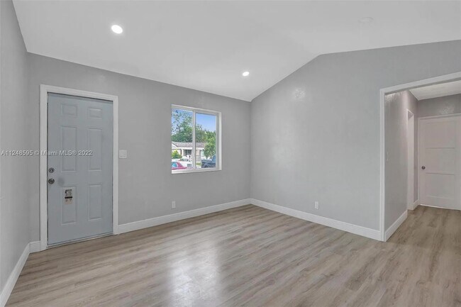 Building Photo - 2134 Dewey St