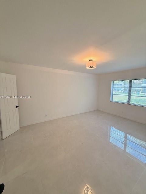 Building Photo - 3101 Oakland Shores Dr