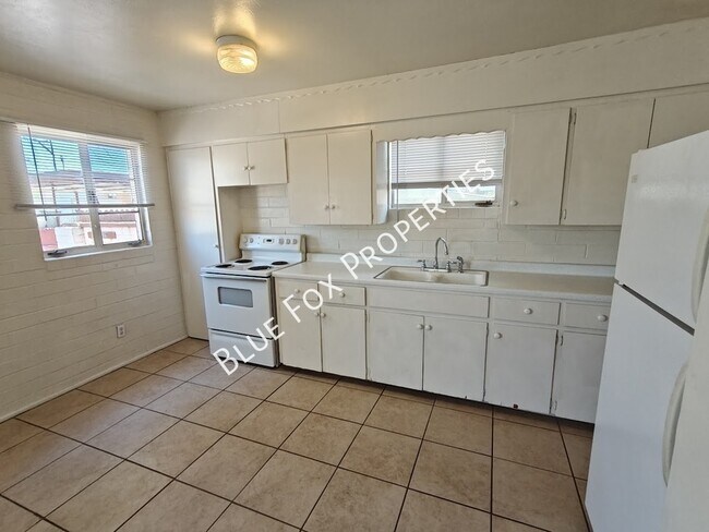 Building Photo - 1224 N Camilla Blvd