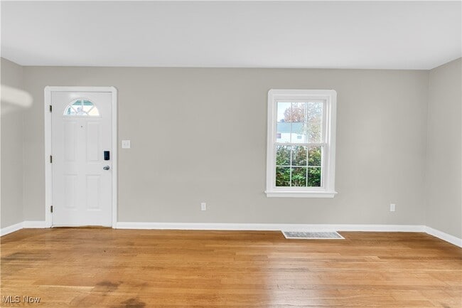 Building Photo - 16201 Walden Ave