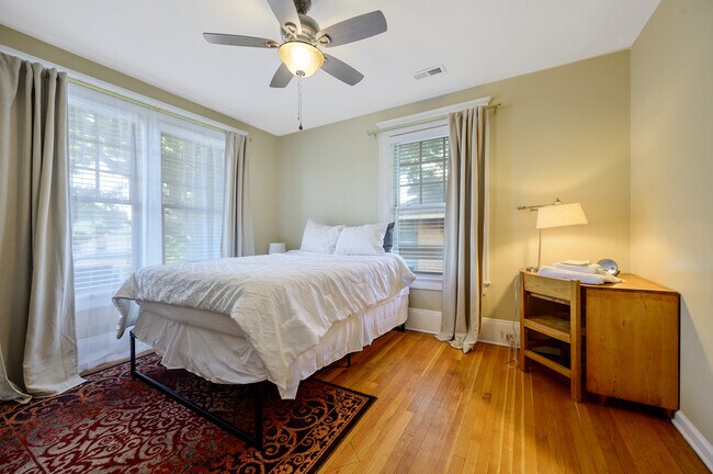 Queen bedroom 2 with desk - 1608 Fayetteville St