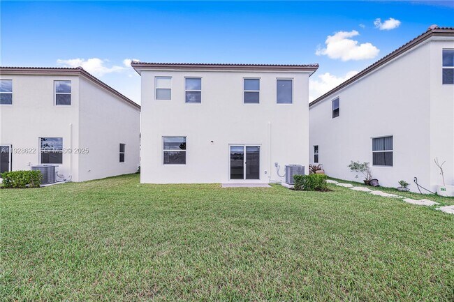 Building Photo - 2498 SE 25th Ct