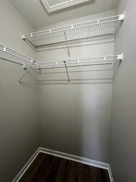 Building Photo - 7717 Frontier Ave