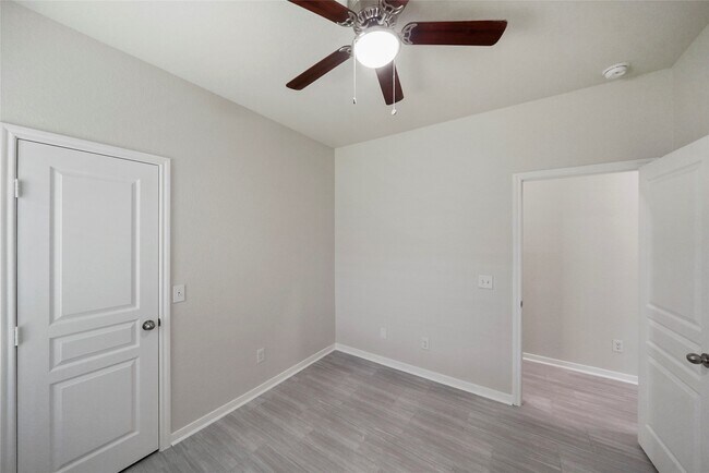 Building Photo - 2719 Skyview Long Dr