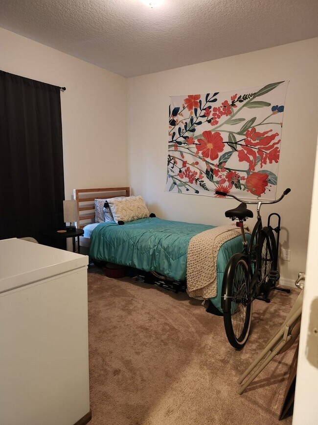Building Photo - Amazing townhouse for rent