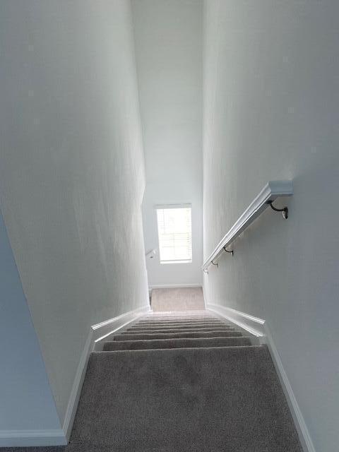 Building Photo - 622 Papillon St SW