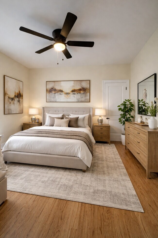 Building Photo - 610 E 74th St