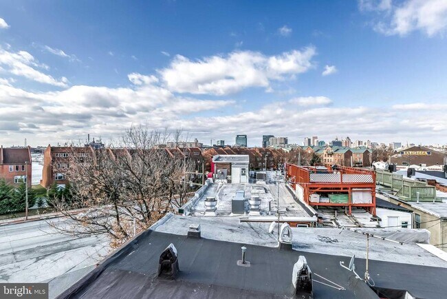 Building Photo - 2408 Hudson St