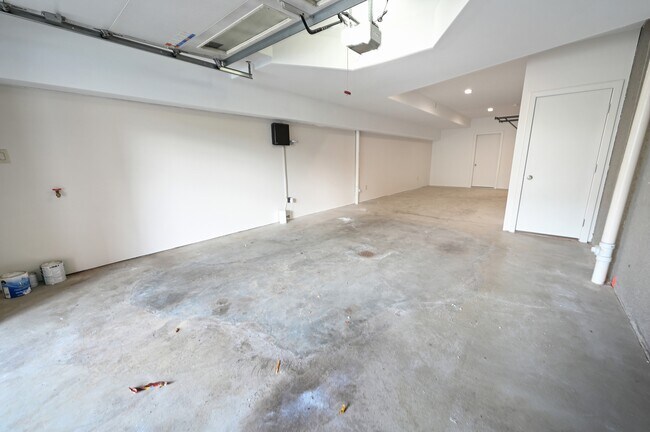 Building Photo - 4059 St Johns Way