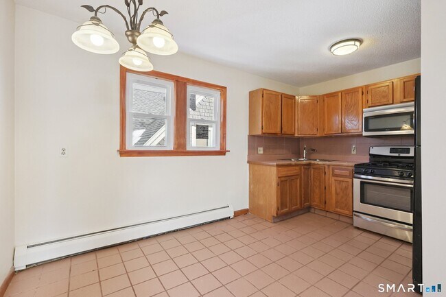 Building Photo - 1-3 Magnolia St