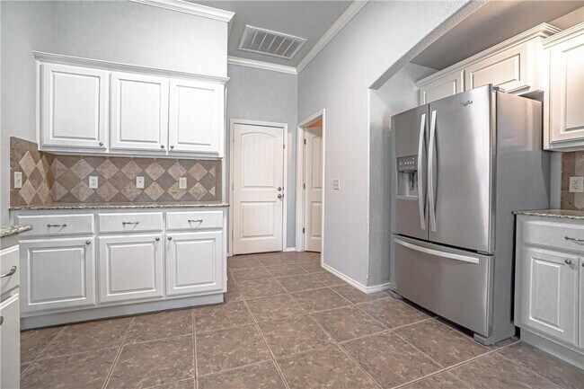 Building Photo - Spacious 4BR home in Bentonville with solar panels & Tesla EV charger!   Schedule a showing: 479-...
