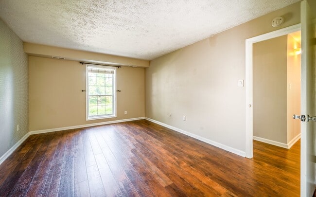 Building Photo - Updated two-bedroom, two-bathroom condo in...