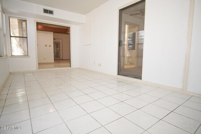 Building Photo - 1808 Gurss Pl