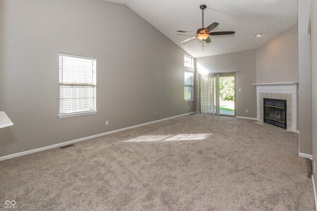 Building Photo - 10768 Belair Dr