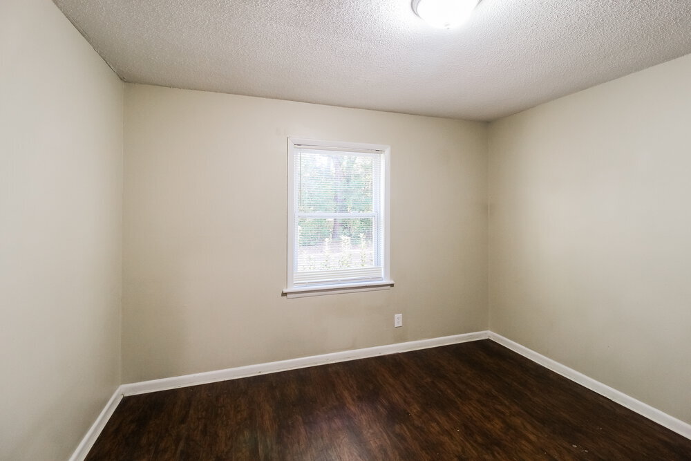 Building Photo - 5151 Hillside Dr NW