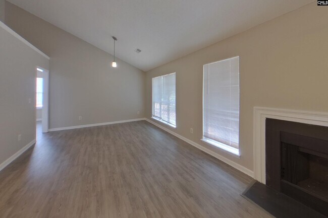 Building Photo - 424 Forest Grove Cir