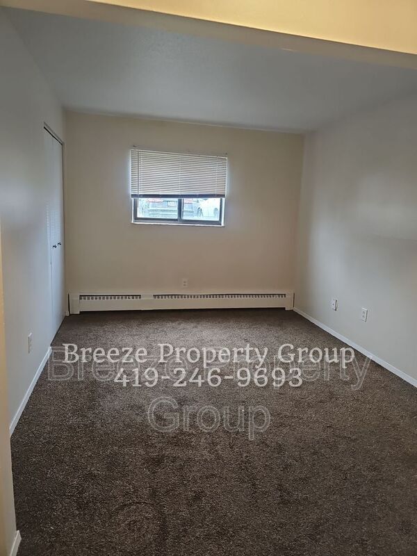 Building Photo - 4912 Douglas Rd