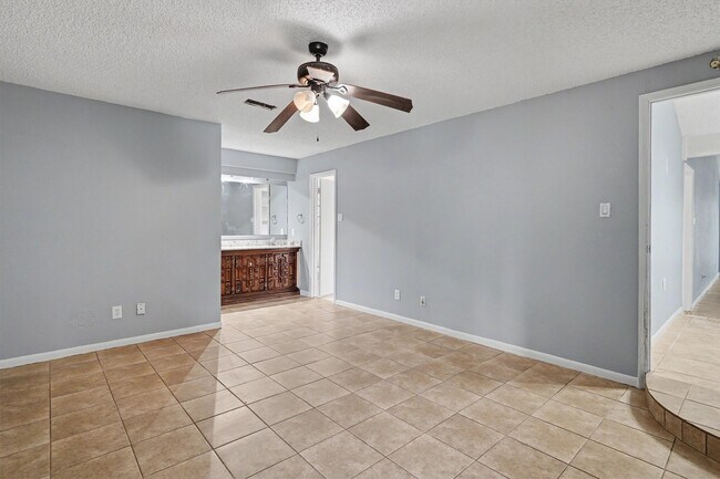 Building Photo - 16238 Brookford Dr