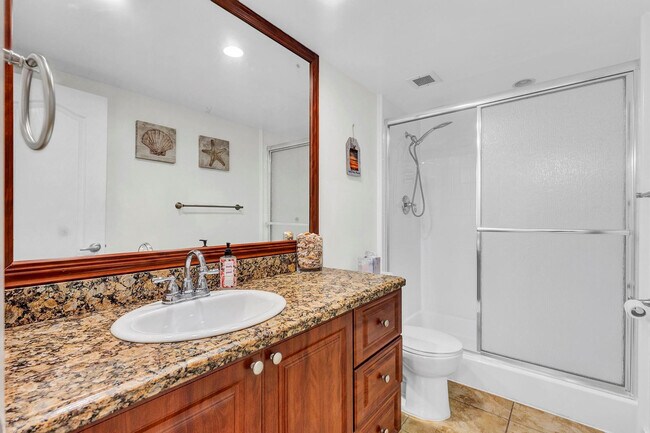 Building Photo - 1985 S Ocean Dr