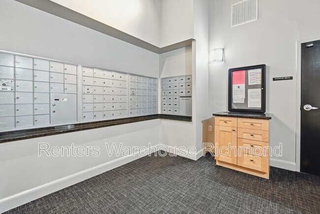 Building Photo - 251 Rocketts Way