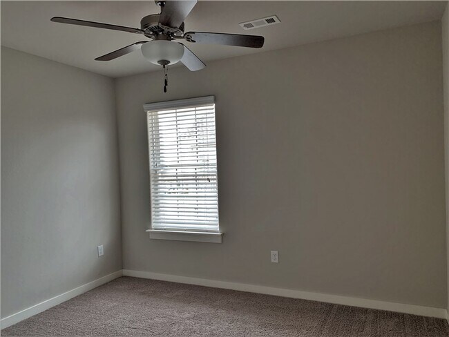 Building Photo - 3901 SW Peachwood Dr