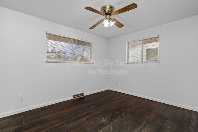 Building Photo - 11809 Bridgevale Ave