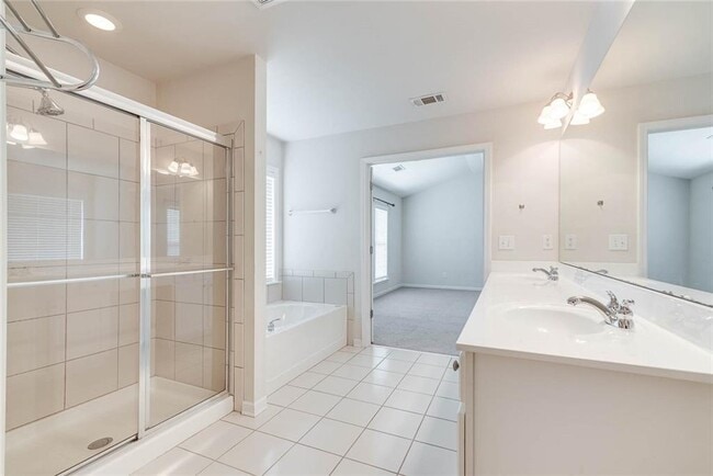 Building Photo - 2262 Young America Dr NE