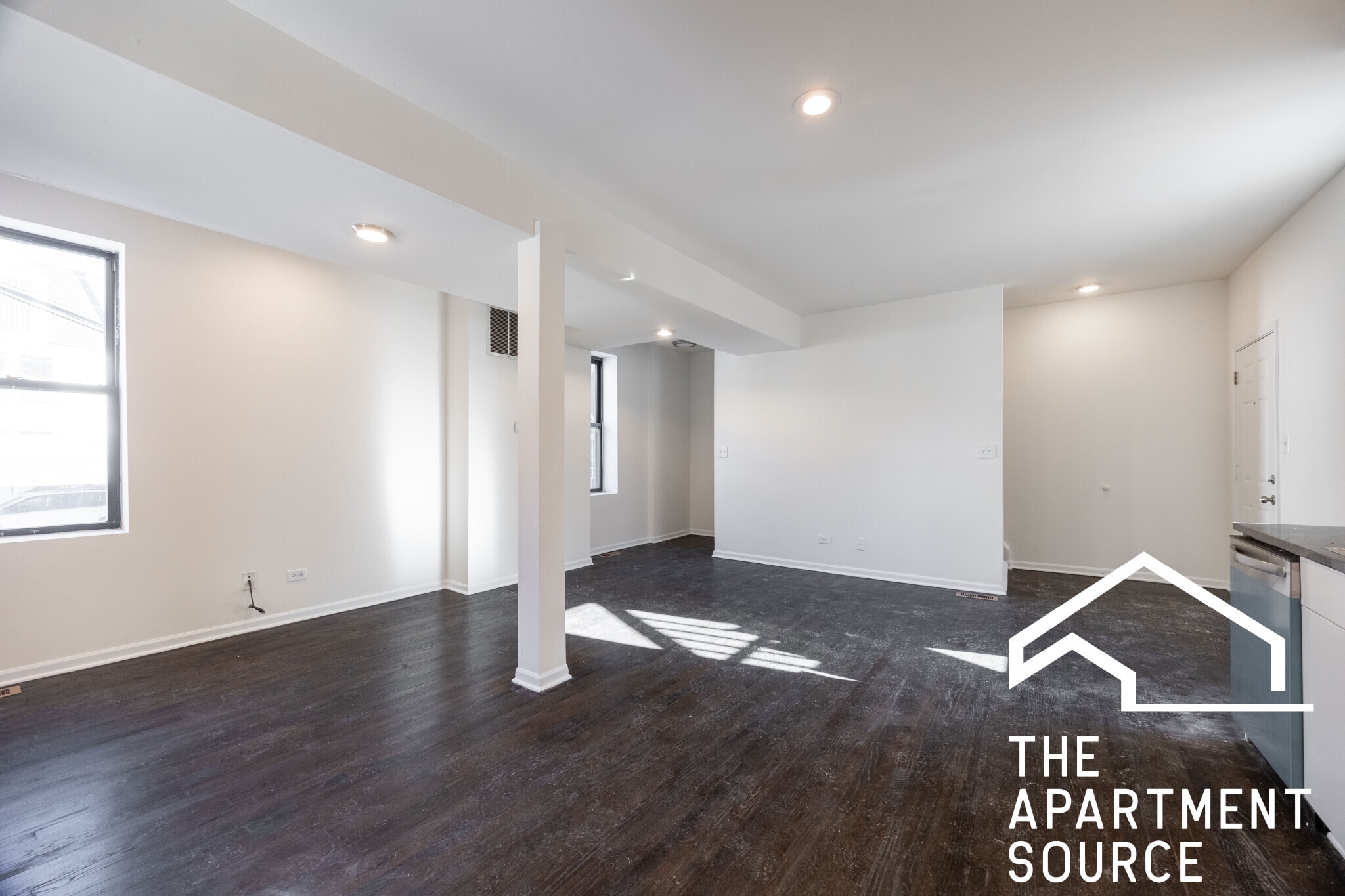 Building Photo - 1257 N Greenview Ave