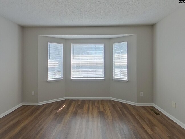 Building Photo - 108 Quinton Ln