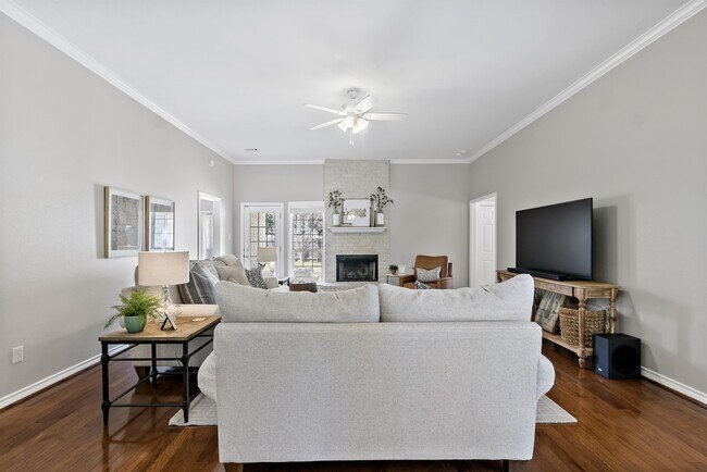 Building Photo - 1317 Baywood Ln