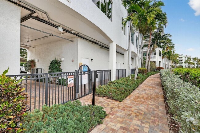 Building Photo - 675 NW Flagler Ave