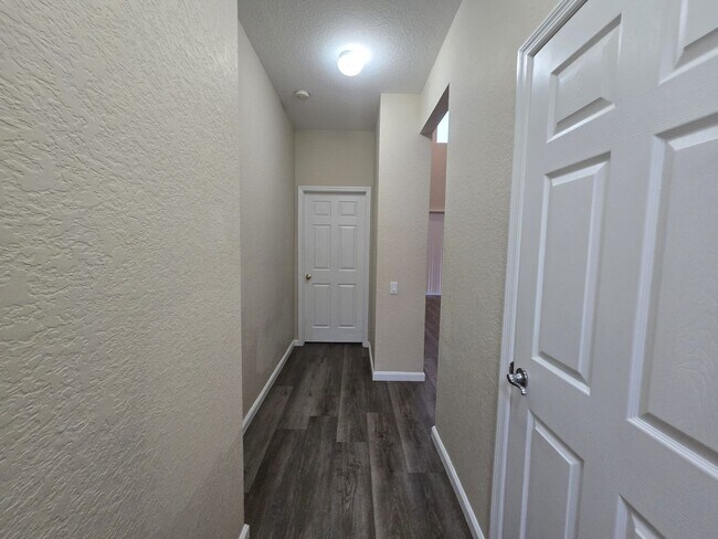 Building Photo - Beautiful home in Gated community