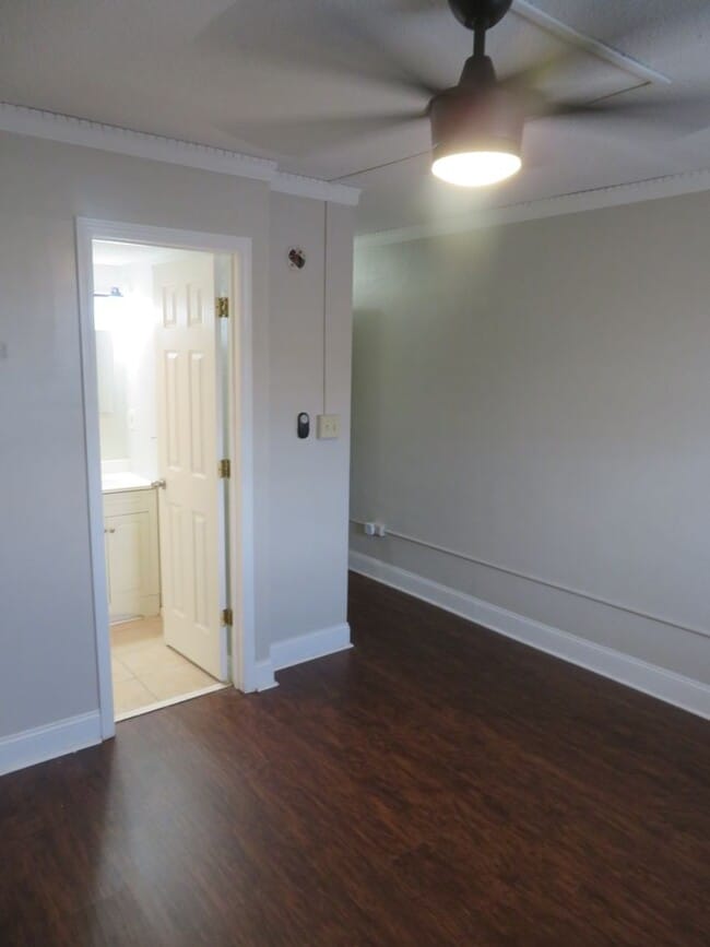 Building Photo - Fantastic deal on 1Bed/1Ba at Evian Towers!  $1000 per month through July 2026