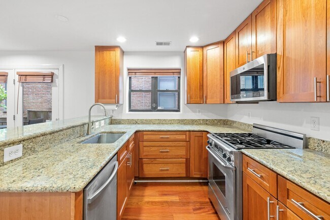 Building Photo - 1354 Euclid St NW