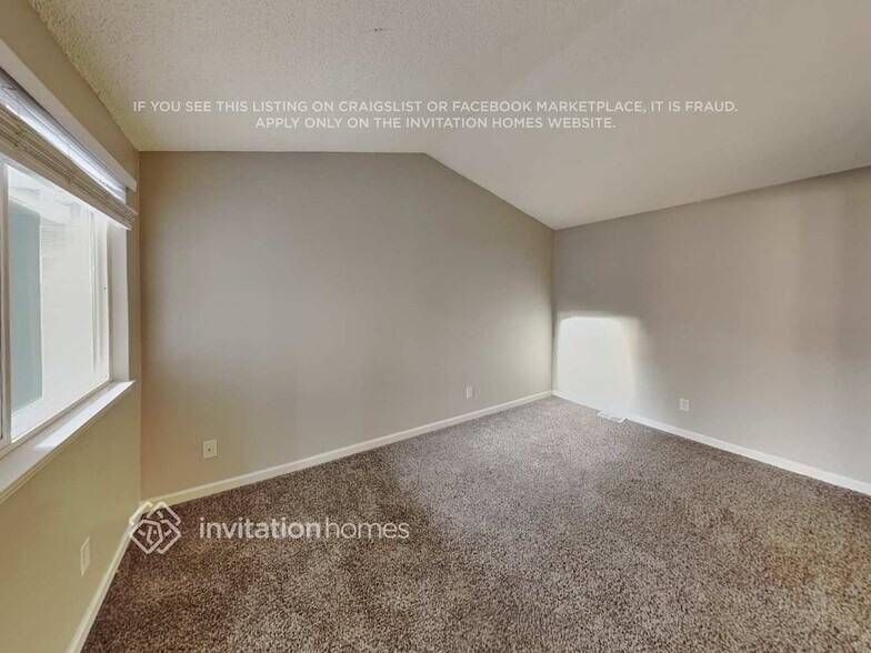 Building Photo - 4120 E 134th Dr