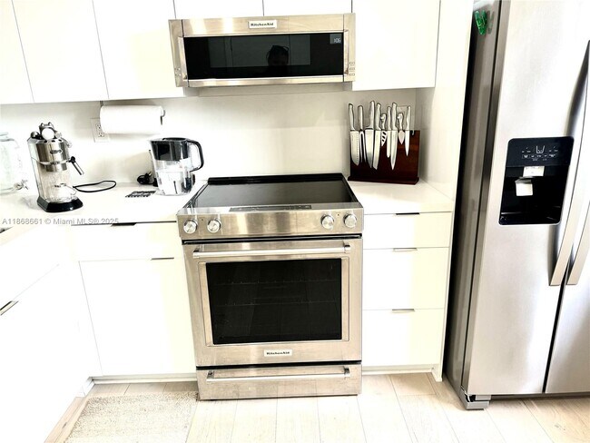 Primary Photo - 3553 Magellan Cir