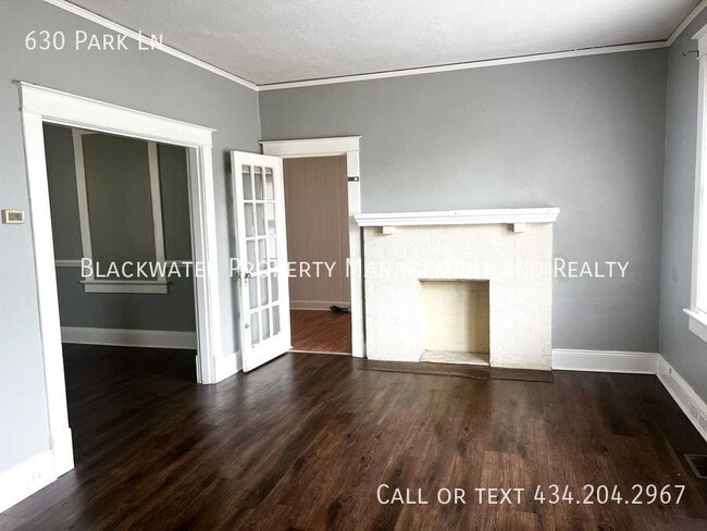 Building Photo - 630 Park Ln